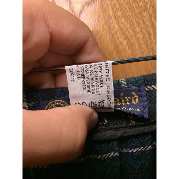 Vintage Clan Laird Women Wool Scottish Tartan Plaid Skirt Size 42 UK Size Pin - Picture 9 of 9